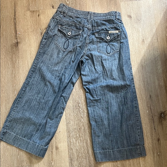 Calvin Klein Wide Leg Cropped Jeans - Picture 3 of 6